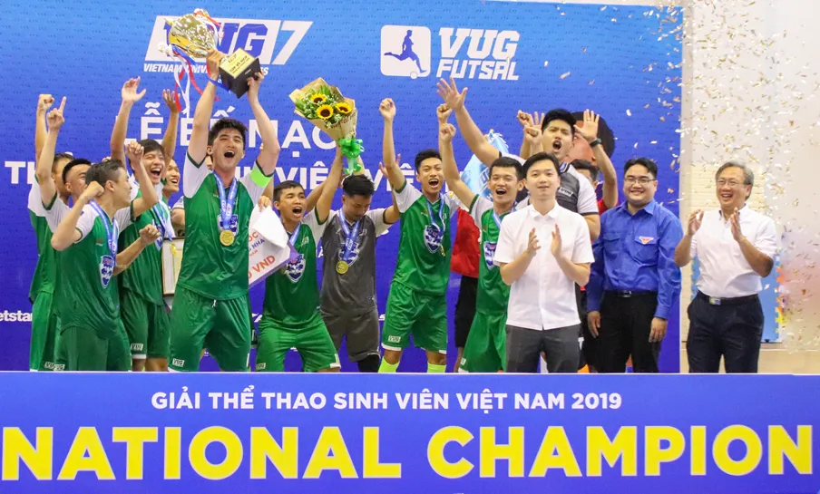 Sinh viên Đại học Tôn Đức Thắng bội thu thành tích