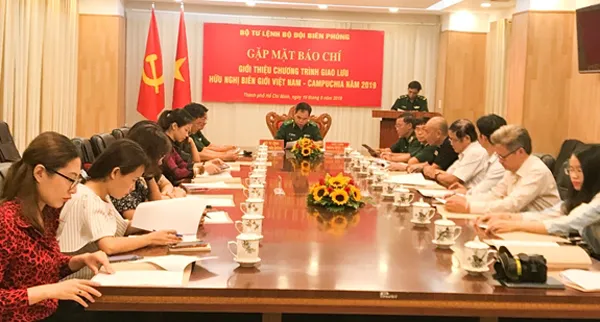 Giao lưu hữu nghị về phối hợp bảo vệ biên giới Việt Nam - Campuchia
