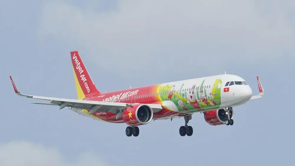 6 tháng đầu năm doanh thu quốc tế của Vietjet tăng 51%, doanh thu phụ trợ tăng 43%