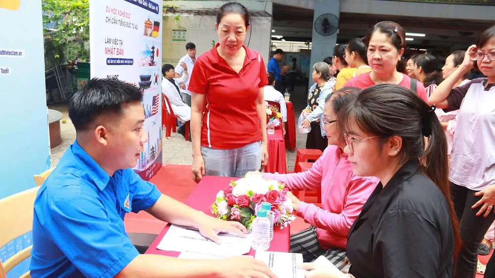 Thị trường lao động cuối năm: Nhu cầu tuyển dụng cao, nhưng thiếu người phù hợp