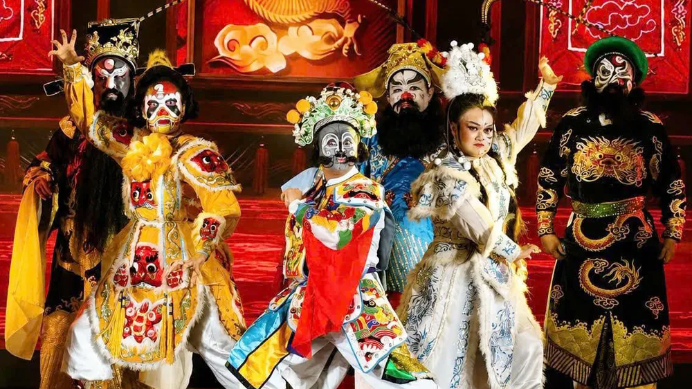 Các nghệ sĩ Nhà hát Nghệ thuật hát bội TPHCM biểu diễn trong chương trình tọa đàm “Số hóa dữ liệu văn hóa, du lịch TPHCM” vào tháng 7-2026. Ảnh: NHÀ HÁT NGHỆ THUẬT HÁT BỘI TPHCM CUNG CẤP