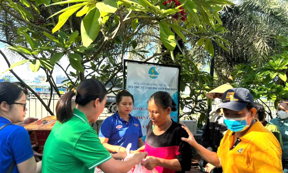 Chợ Bình Điền hỗ trợ các hoàn cảnh khó khăn