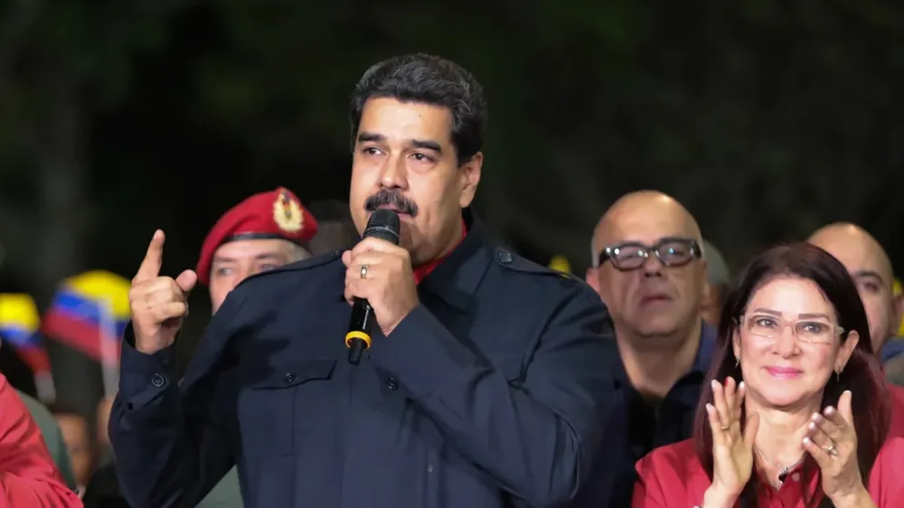  Tổng thống Venezuela N.Maduro tuyên bố sau chiến thắng của các thành viên đảng Xã hội Chủ nghĩa trong cuộc bầu cử thống đốc. Ảnh: EPA