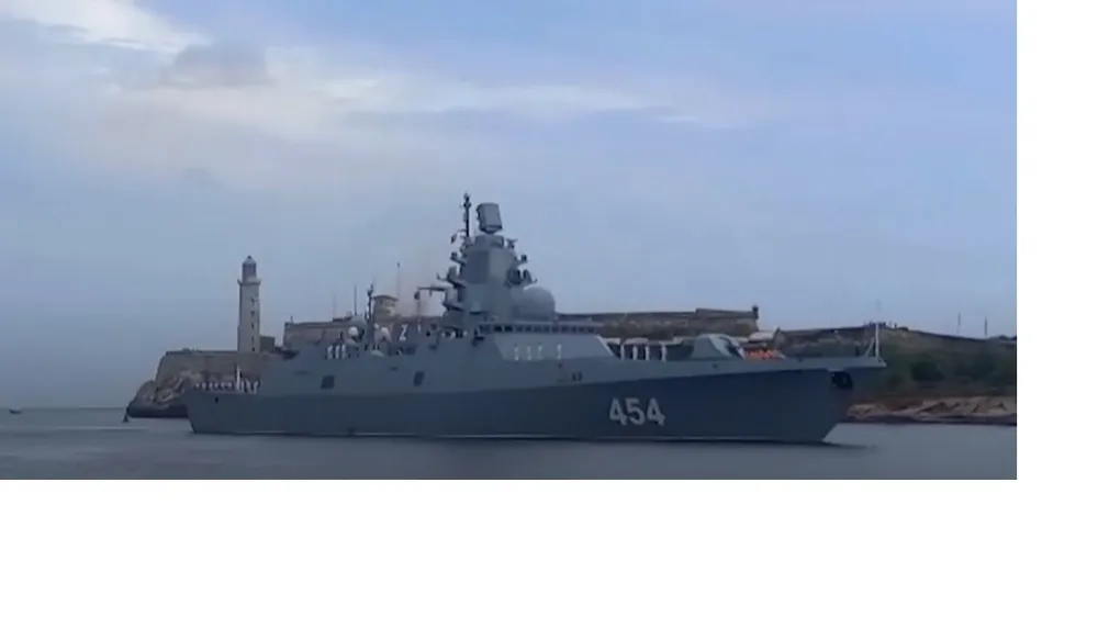 Tàu Gorshkov tiến vào cảng La Habana, Cuba. Ảnh:NBC