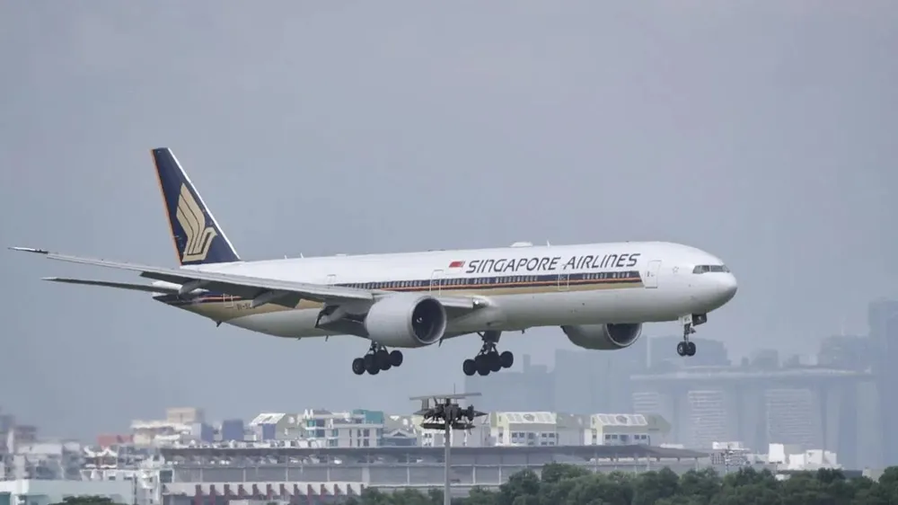 Máy bay Boeing lại gặp sự cố trong khi bay