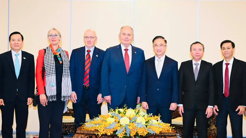 Lãnh đạo TPHCM tiếp Đoàn đại biểu Đảng Công nhân Hungary 