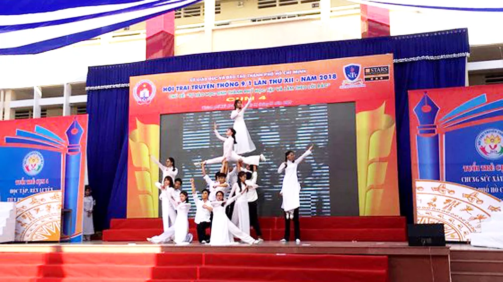 Lễ khai mạc Hội trại truyền thống 9-1 tại Trường THPT Mạc Đĩnh Chi (quận 6)
