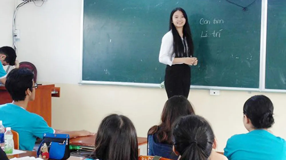 Học sinh hào hứng tham gia trải nghiệm “Một ngày làm giáo viên” 