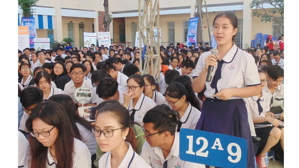 TPHCM: Học sinh lớp 12 chính thức đi học lại từ 9-3
