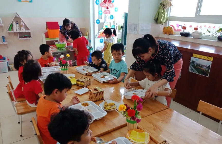 TPHCM: Không tổ chức ăn sáng cho trẻ mầm non khi quay lại trường học