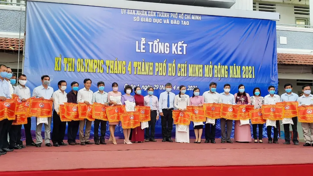 Gần 5.700 học sinh được trao huy chương tại kỳ thi Olympic tháng 4 TPHCM 