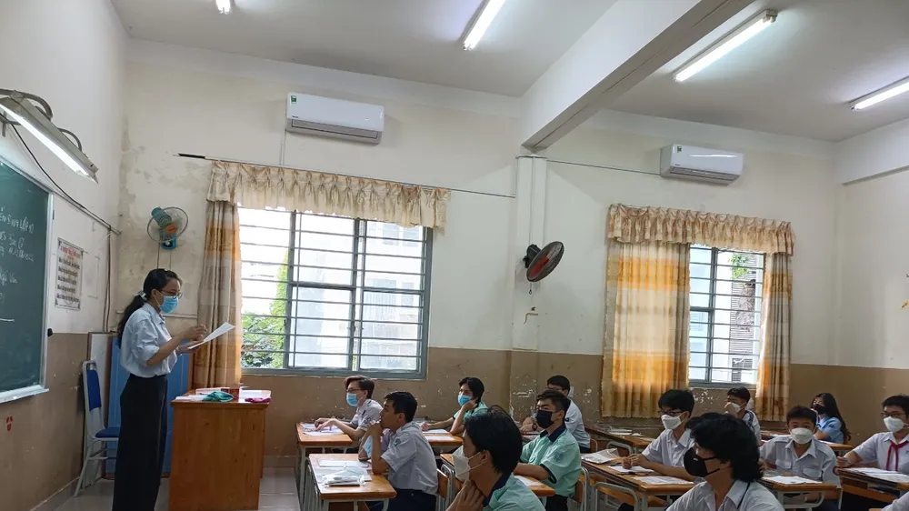 TPHCM: Kinh phí dự kiến cấp bù học phí cho học sinh THCS hơn 378 tỷ đồng