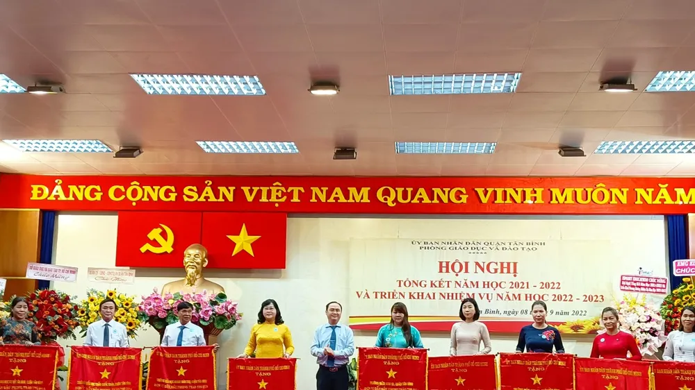 Quận Tân Bình: Vận động, tuyên truyền để nâng cao tỉ lệ tiêm vaccine Covid-19 cho học sinh từ 5 đến dưới 18 tuổi
