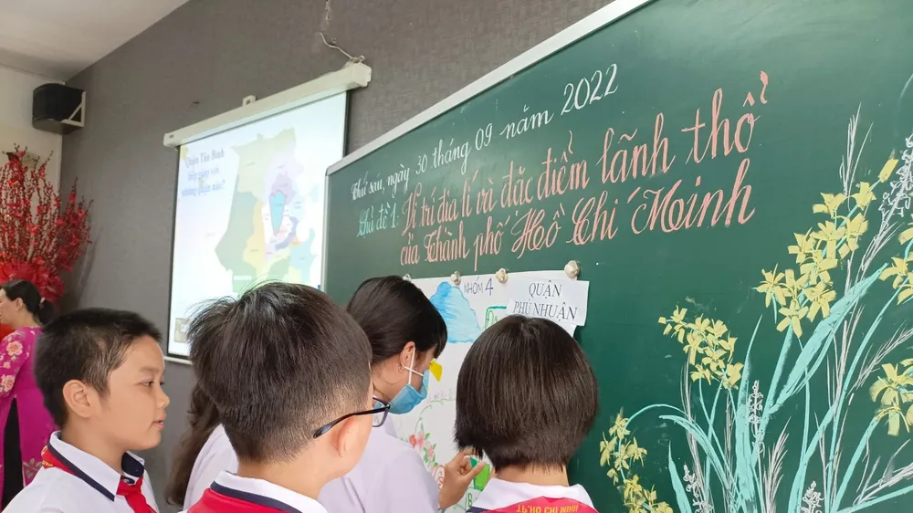 Quận Tân Bình: Lần đầu tiên tích hợp kiến thức lịch sử địa phương vào chương trình học của khối 6