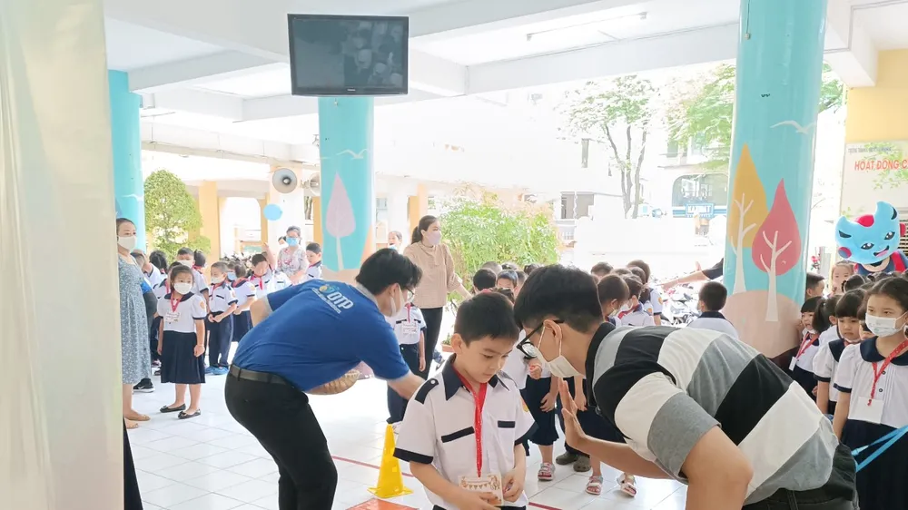 TPHCM: Nhiều giải pháp đảm bảo mục tiêu 100% học sinh lớp 3 được học tiếng Anh và Tin học