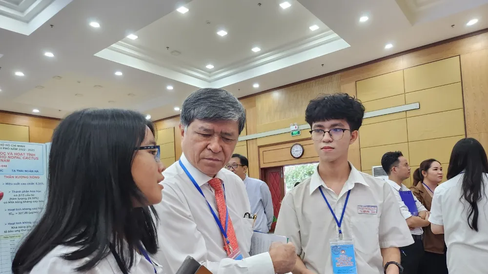 TPHCM: Dùng phần mềm "chống đạo văn" để chấm thi khoa học kỹ thuật