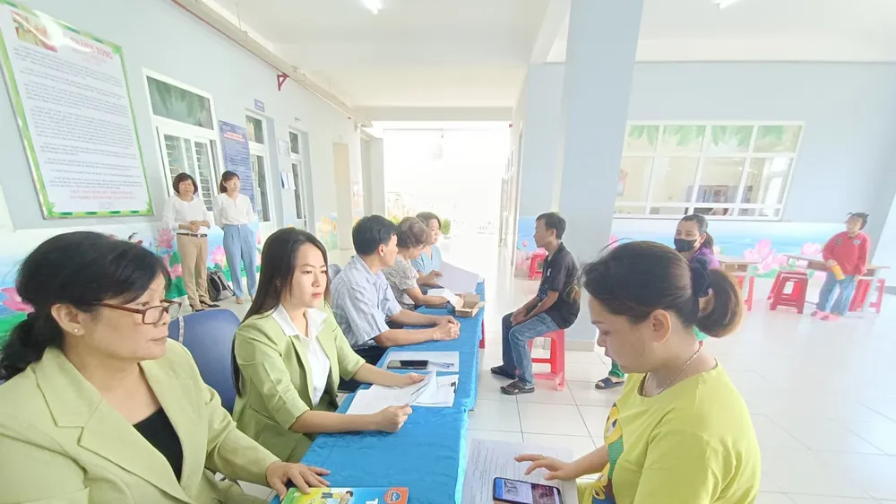 TPHCM: Công khai mức phí của dịch vụ thanh toán học phí không dùng tiền mặt 