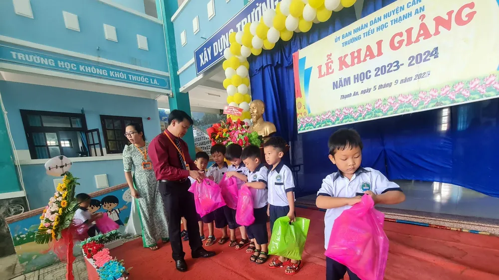 TPHCM triển khai các mức tạm thu học phí học kỳ 1 năm học 2023-2024