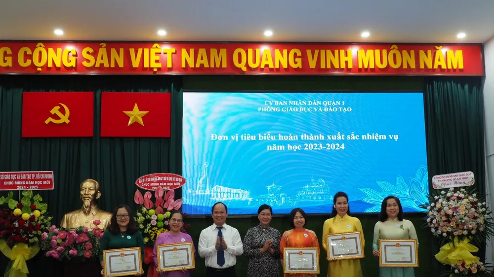 Quận 1 đặt mục tiêu dẫn đầu về giảng dạy ngoại ngữ và tin học