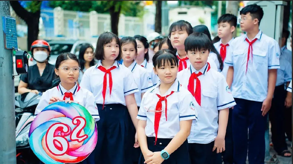 Học sinh Trường THCS Nguyễn Du (phường Bến Thành) trong ngày khai giảng năm học 2025-2026