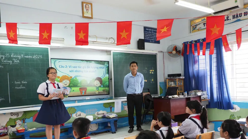 Học sinh Trường Tiểu học Đặng Trần Côn (phường Vĩnh Hội) trong giờ học của học kỳ 1 năm học 2025-2026