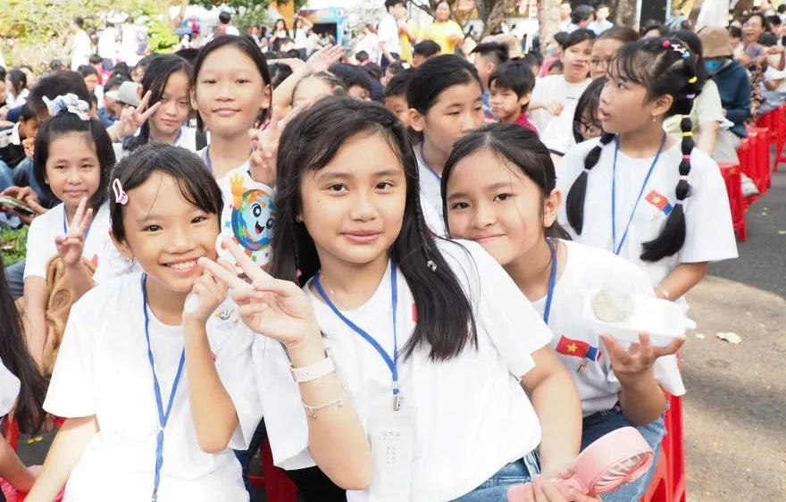 Học sinh hào hứng tham dự lễ khai mạc Ngày hội Pháp ngữ năm 2026