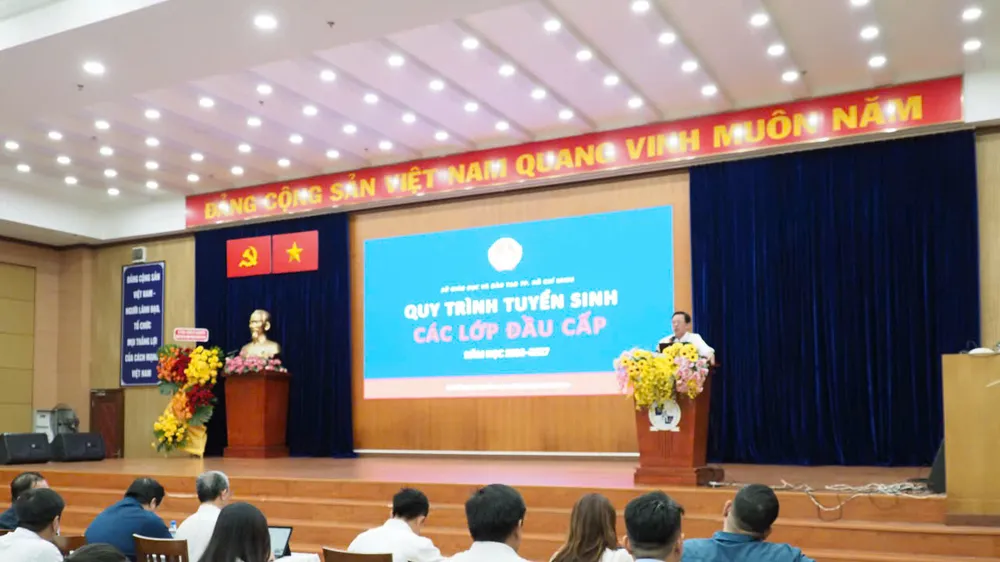 Đại diện UBND phường, xã tham gia Hội nghị tập huấn quy trình tuyển sinh các lớp đầu cấp năm học 2026-2027 do Sở GD-ĐT TPHCM tổ chức