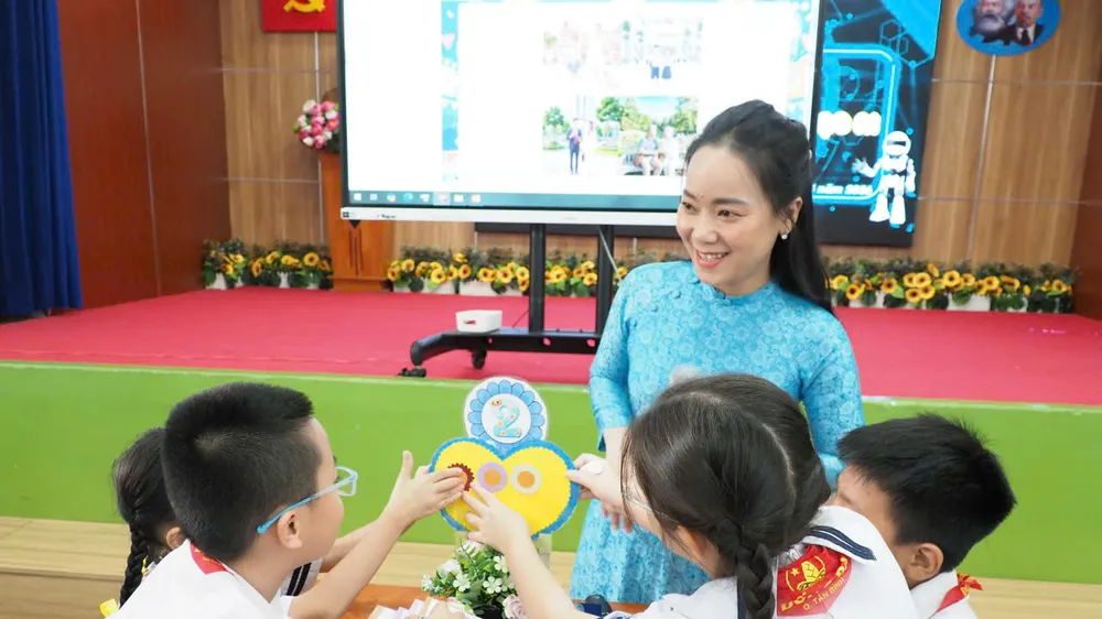 Học sinh Trường Tiểu học Đống Đa (phường Tân Hòa, TPHCM) trong một giờ học. Ảnh: THU TÂM