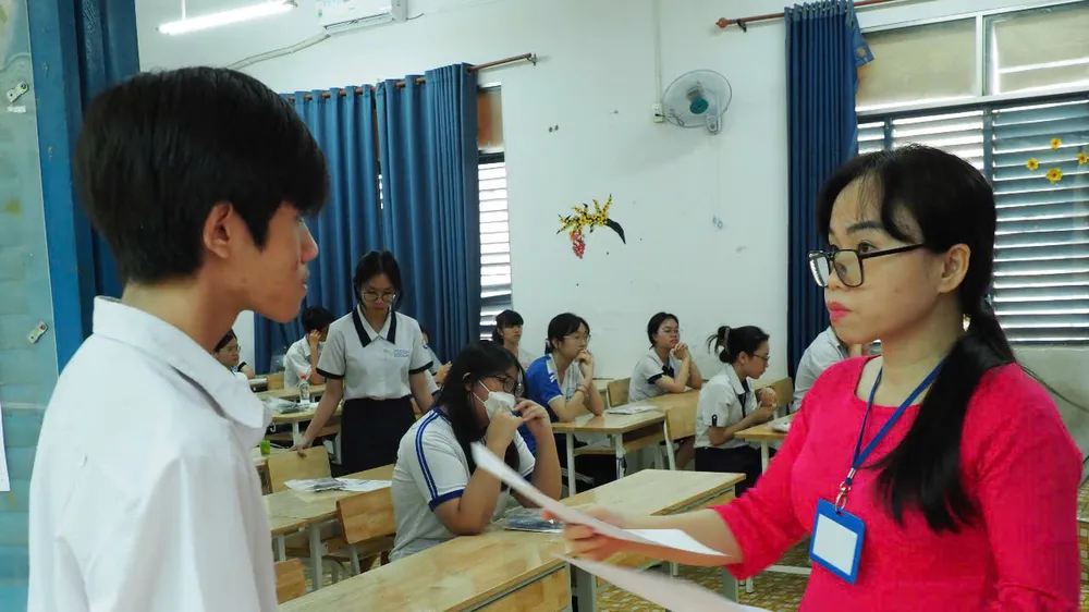 Thí sinh tham gia thi tốt nghiệp THPT năm 2025 tại TPHCM