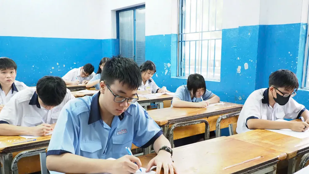 Học sinh tham gia kỳ thi tuyển sinh lớp 10 công lập năm học 2026-2027 tại TPHCM