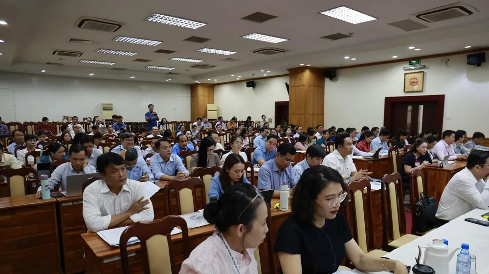 Đại diện UBND phường, xã, đặc khu tham dự Hội nghị hướng dẫn sắp xếp mạng lưới cơ sở giáo dục công lập do Sở GD-ĐT TPHCM tổ chức