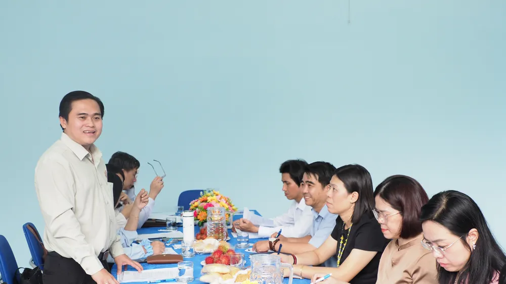 Ông Cao Thanh Bình, Trưởng Ban Văn hóa - Xã hội (HĐND TPHCM) chủ trì buổi làm việc với Trường TH-THCS-THPT Lê Thị Riêng (phường Thới An) về tình hình cơ sở vật chất phục vụ công tác giảng dạy và học tập
