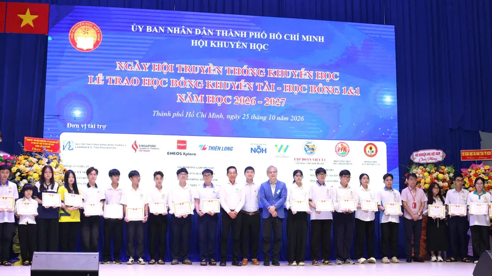 Sinh viên được nhận học bổng khuyến tài (Học bổng 1&1) năm học 2026-2027