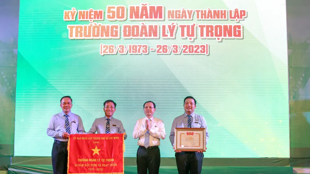 Quan tâm nghiên cứu đời sống tâm lý, hành vi thanh niên trong tình hình mới 