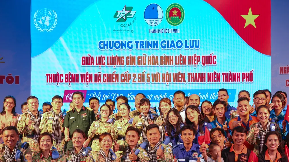 Chương trình giao lưu giữa Lực lượng gìn giữ hòa bình Liên hiệp quốc thuộc Bệnh viện Dã chiến cấp 2, số 5 với hội viên, thanh niên thành phố. Ảnh: THẢO LÊ 