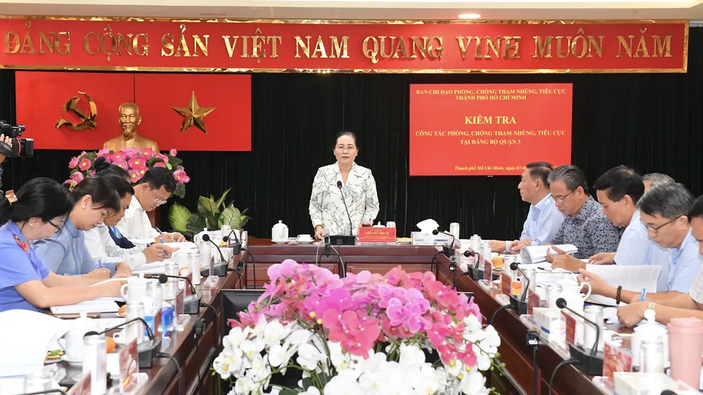 Buổi kiểm tra, giám sát và đôn đốc công tác phòng, chống tham nhũng, tiêu cực tại Ban Thường vụ Quận ủy quận 3. Ảnh: VIỆT DŨNG 