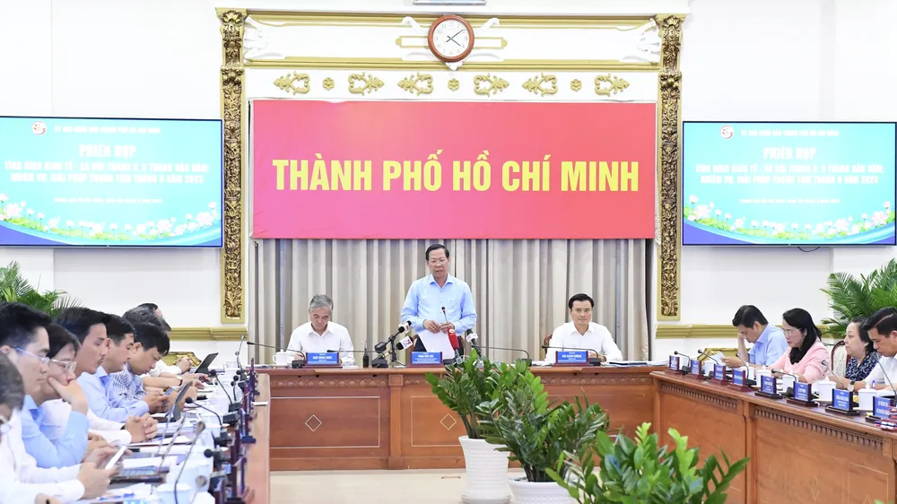 UBND TPHCM tổ chức phiên họp tình hình kinh tế - xã hội tháng 8, 8 tháng năm 2023. Ảnh: VIỆT DŨNG 