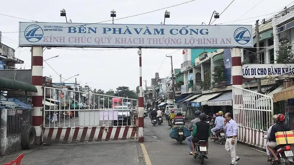 9 giờ 30 phút hôm nay (30-6), bến phà Vàm Cống tạm ngưng hoạt động