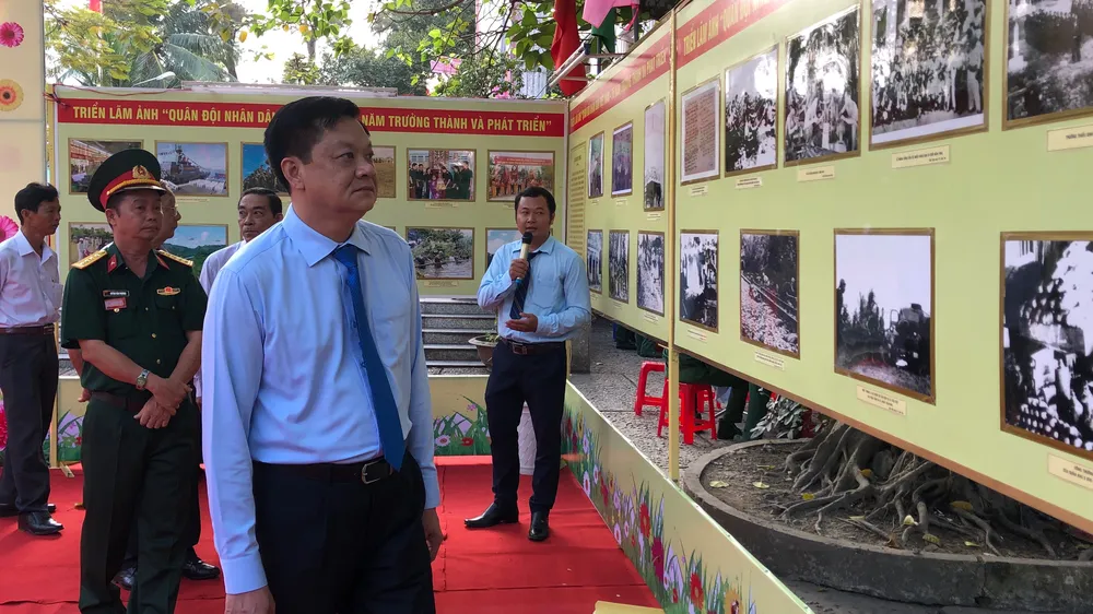 Triển lãm "Đảng Cộng sản Việt Nam – 90 mùa Xuân lịch sử"