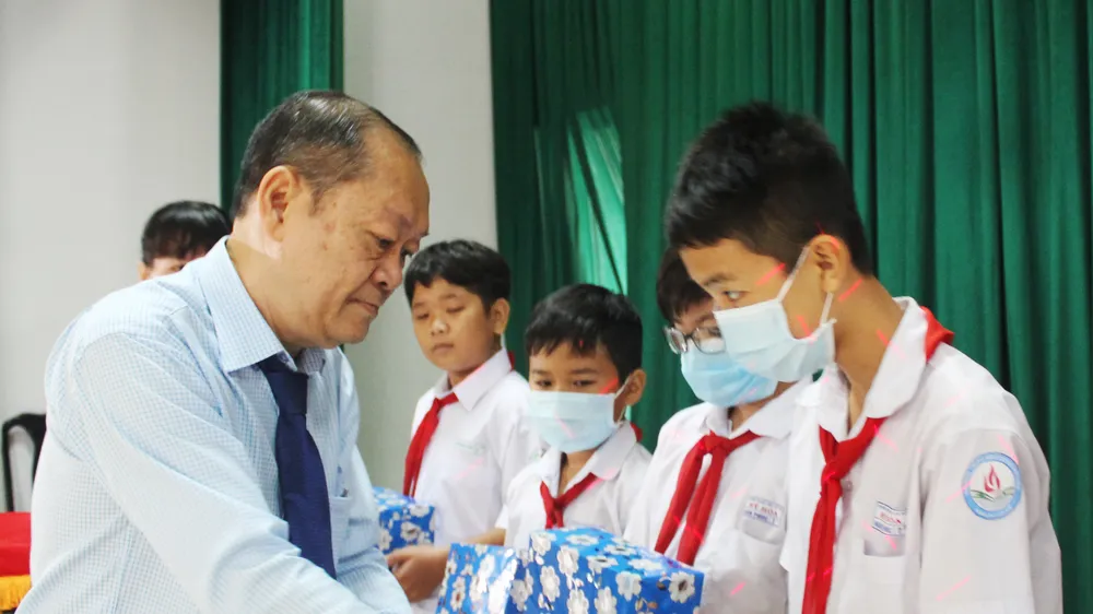 Chăm sóc và hỗ trợ nguồn nhân lực tỉnh Bến Tre giai đoạn 2020-2025