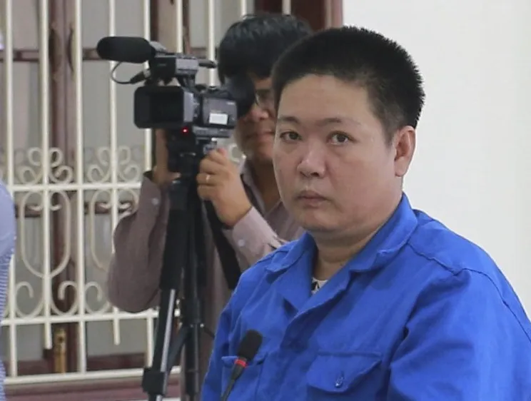 Mượn tiền không cho, đâm luôn chủ nợ