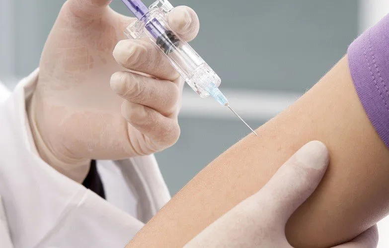 Bến Tre có 64 người bị phản ứng nhẹ sau tiêm vaccine phòng Covid-19