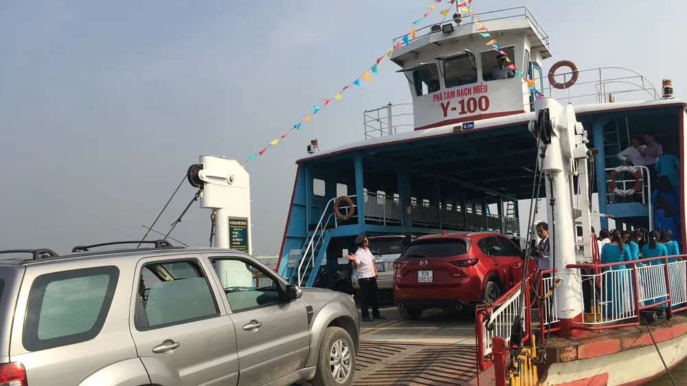 Bến Tre tạm dừng các phương tiện giao thông công cộng