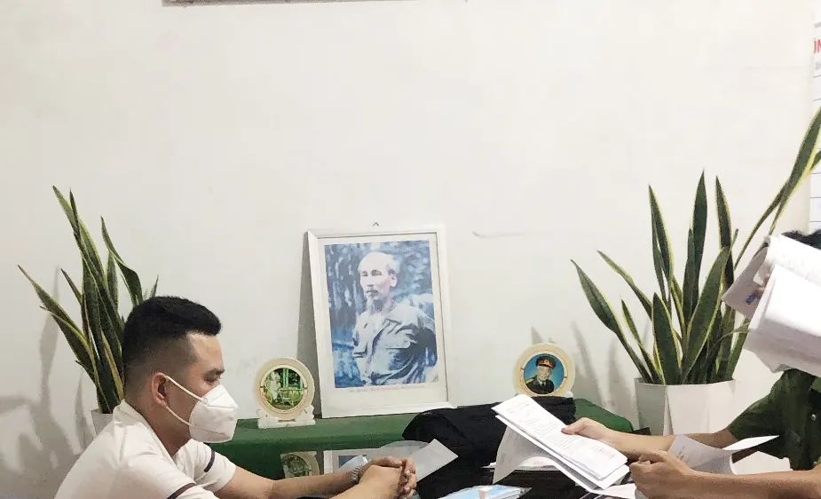 Đối tượng Nhơn tại cơ quan công an