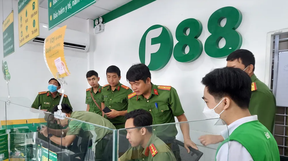 Công an tỉnh Đồng Tháp phát hiện nhiều vi phạm tại một số chi nhánh Công ty F88. Ảnh: PHƯỚC THANH