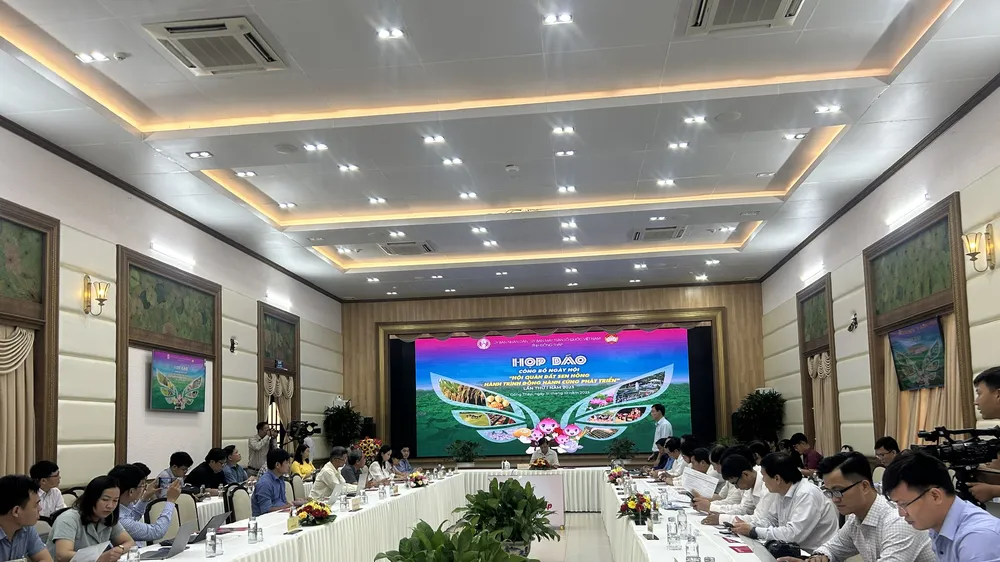 Quang cảnh buổi họp báo