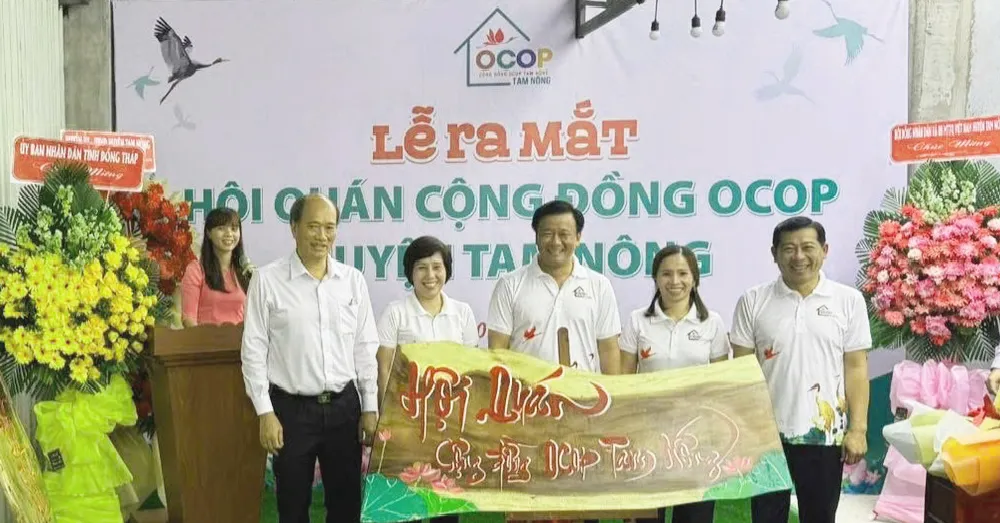 Hội quán Cộng đồng OCOP (Hội quán OCOP) Tam Nông được ra mắt lần đầu tiên tại huyện Tam Nông và của tỉnh. Ảnh: TRỌNG TRUNG