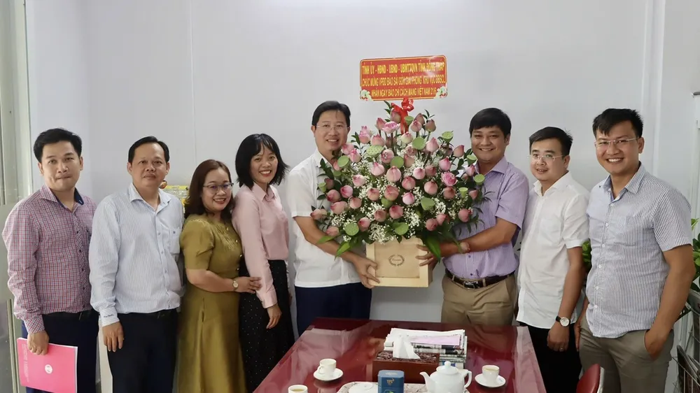 Lãnh đạo tỉnh Đồng Tháp thăm, chúc mừng các cơ quan báo chí tại ĐBSCL