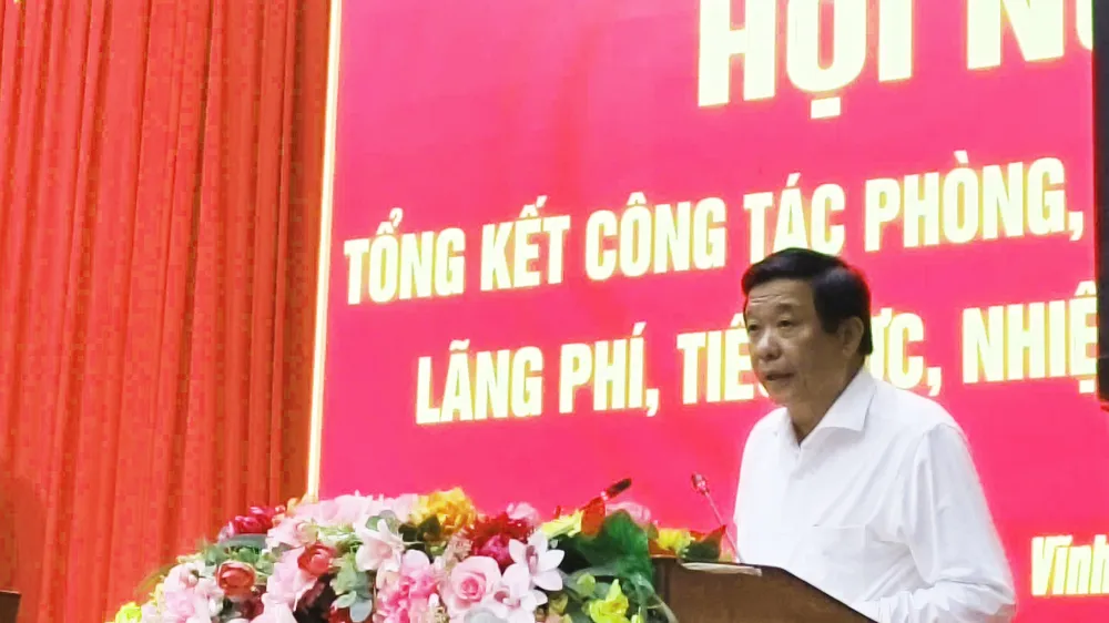 Đồng chí Bùi Văn Nghiêm, Phó Trưởng Ban Nội chính Trung ương phát biểu chỉ đạo hội nghị. Ảnh: TÍN HUY