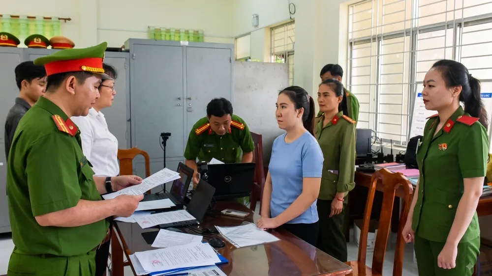 Bị can Nguyễn Thị Yến Thu tại cơ quan công an. Ảnh: CACC